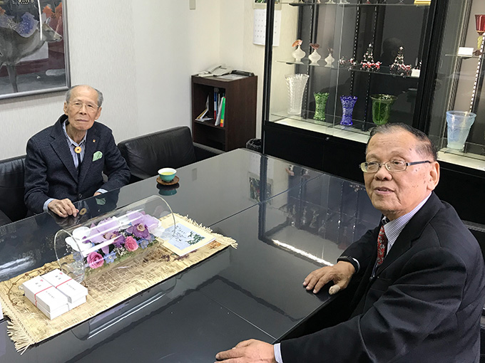 国際印刷大学校学長・木下先生（右）と石川会長